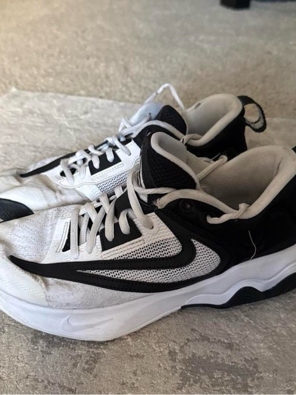 Nike White and Black Low-Top Swoosh Sneakers